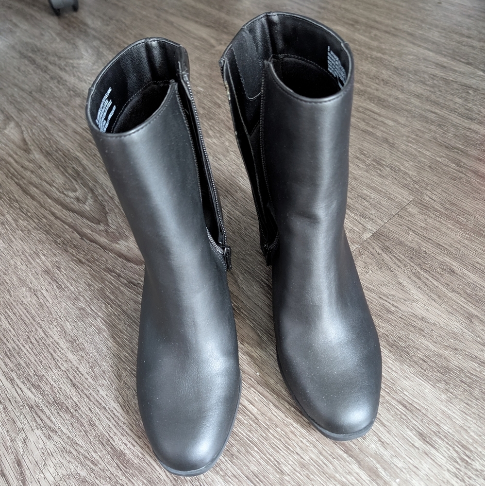 Target Black Heeled Boots with Chunky Block Heel - Picture 2 of 6
